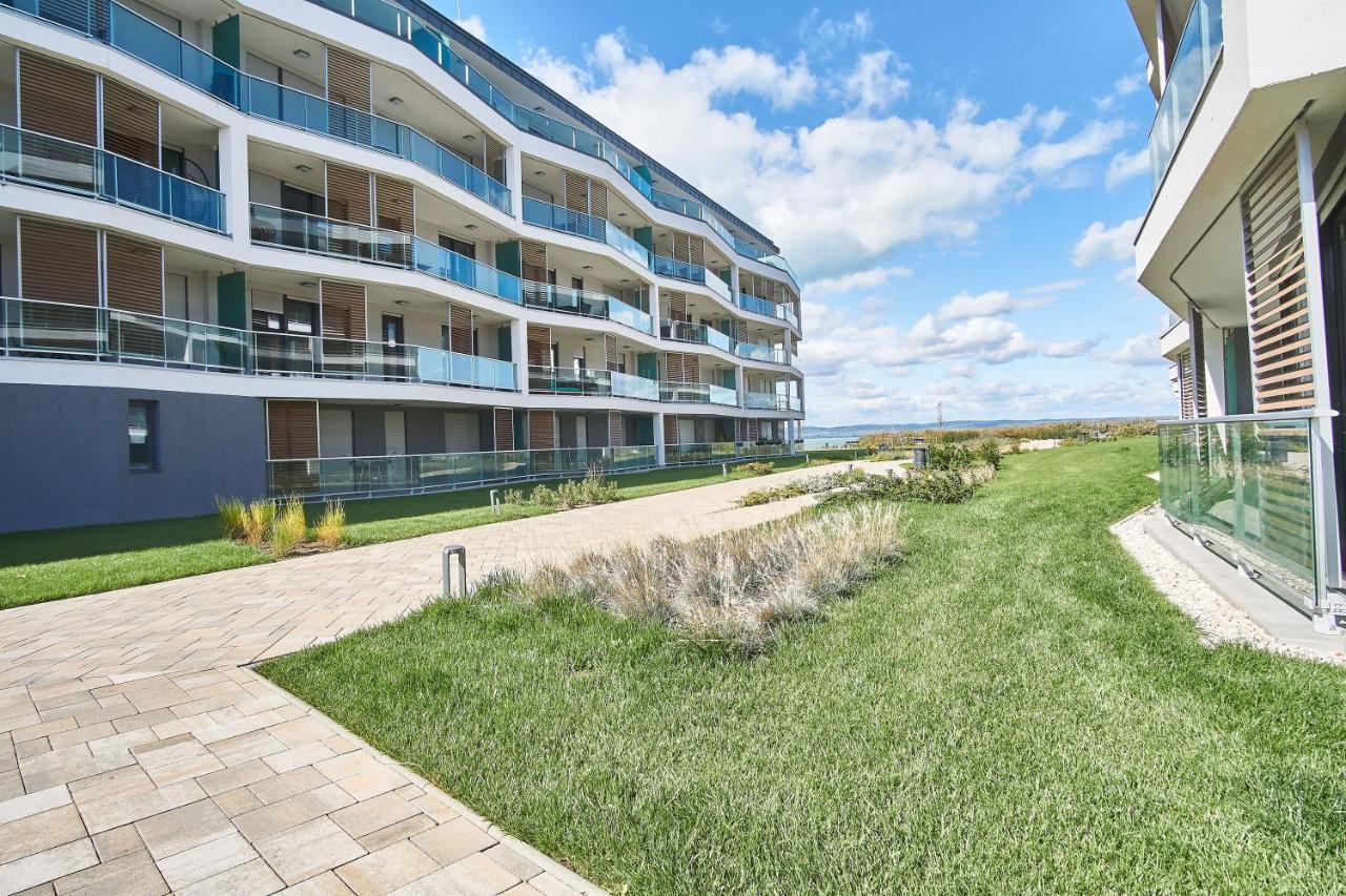 Azur Apartment - Hostaid Siofok Dış mekan fotoğraf